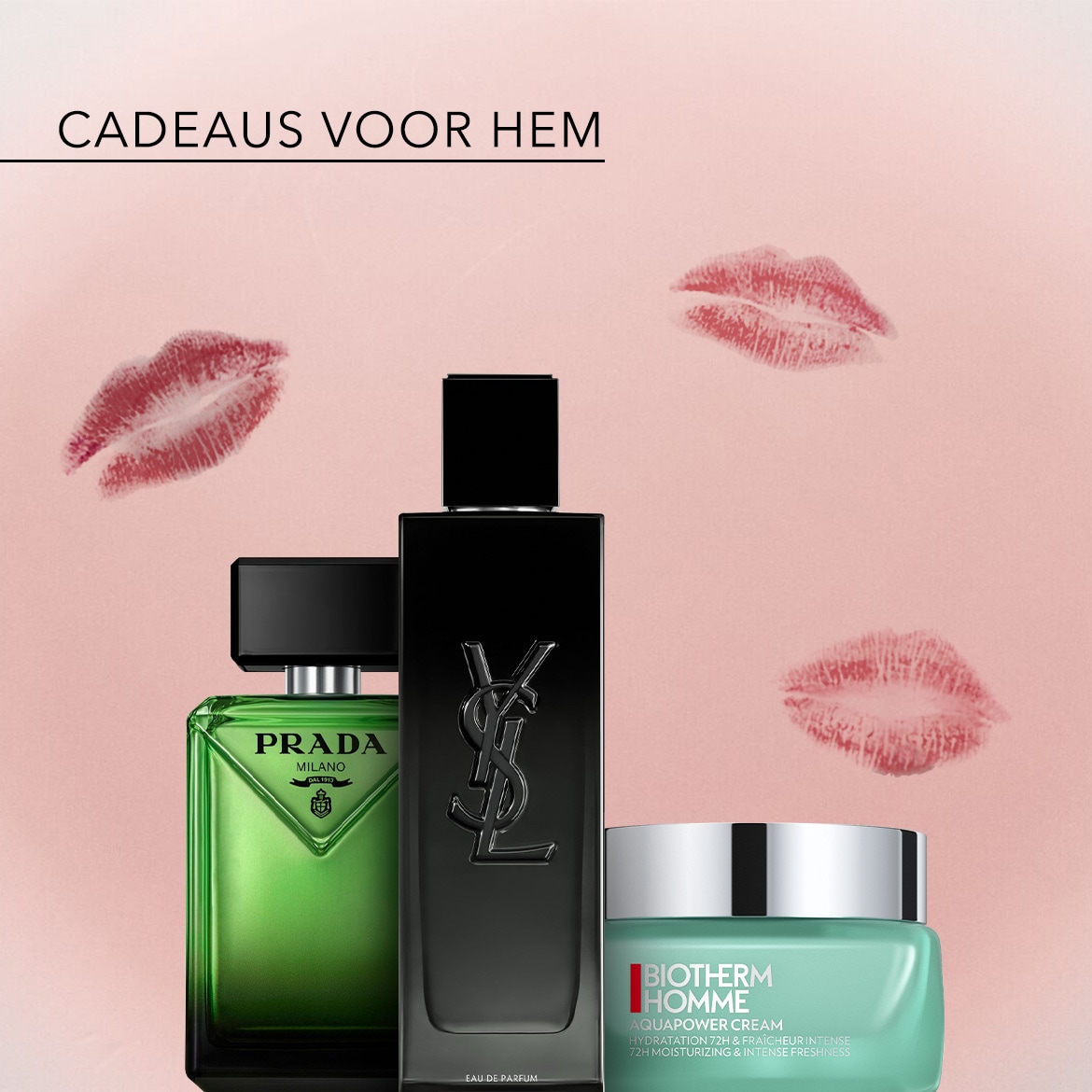Ontdek de perfecte cadeaus voor hem: een groene Prada parfumfles, een zwarte YSL parfumfles en een turquoise Biotherm Aquapower crème tegen een roze achtergrond met kusafdrukken.