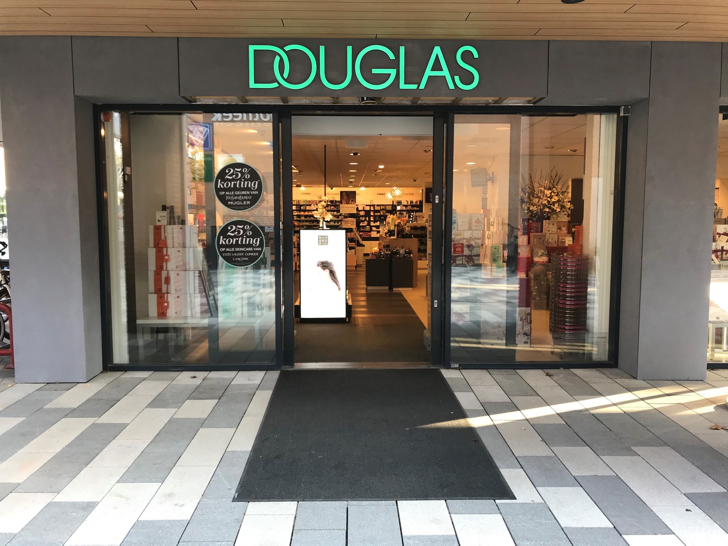 Single days 2021 douglas