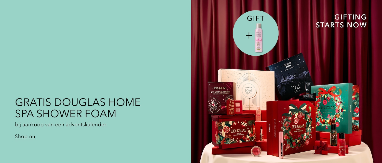 Ontvang gratis Douglas Home Spa Shower Foam bij aankoop van een adventskalender, met de tekst "GRATIS DOUGLAS HOME SPA SHOWER FOAM bij aankoop van een adventskalender. Shop nu" op een mintgroene achtergrond.