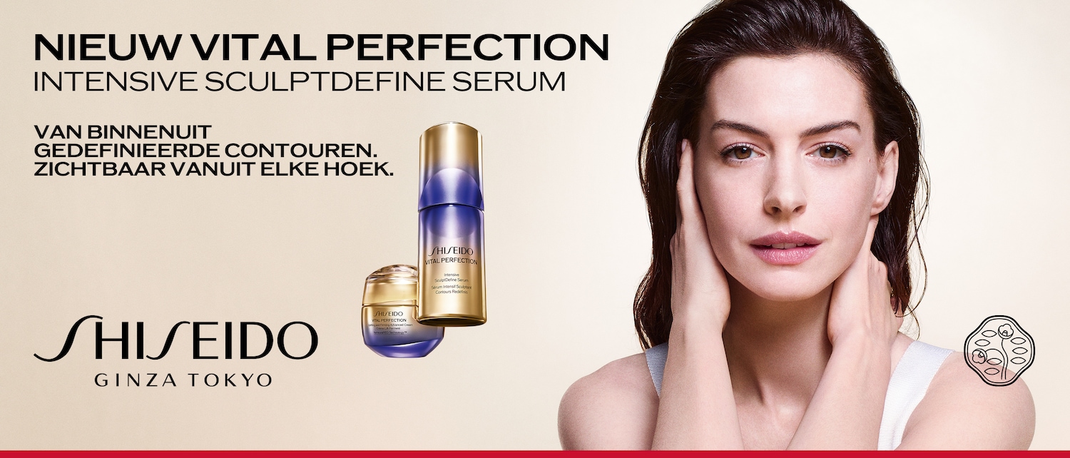 Ontdek het NIEUW VITAL PERFECTION INTENSIVE SCULPTDEFINE SERUM van Shiseido, voor van binnenuit gedefinieerde contouren die vanuit elke hoek zichtbaar zijn.