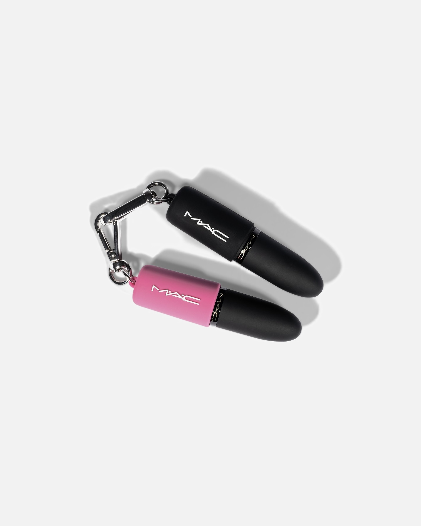 MAC Silicon Lipstick Key Chain (zwart) bij besteding vanaf € 65,- aan MAC-producten